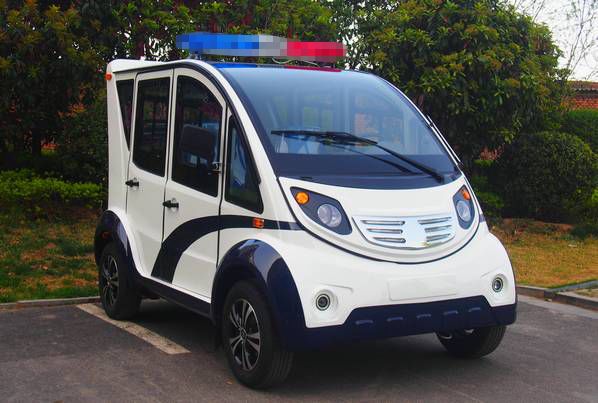 4座封闭电动巡逻车